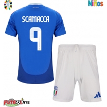 Camiseta Italia Gianluca Scamacca #9 Primera Equipación para niños Eurocopa 2024 manga corta (+ pantalones cortos)